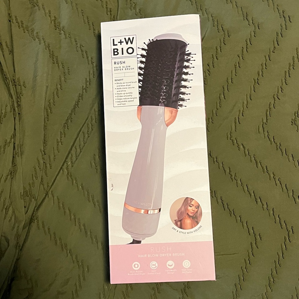 Luxe+Willow Hair blow dryer brush